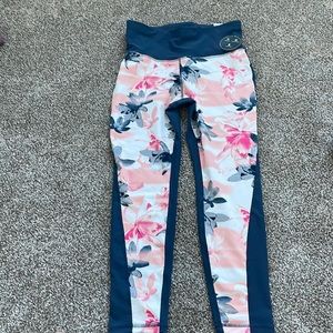 Woman’s leggings brand new with flowers